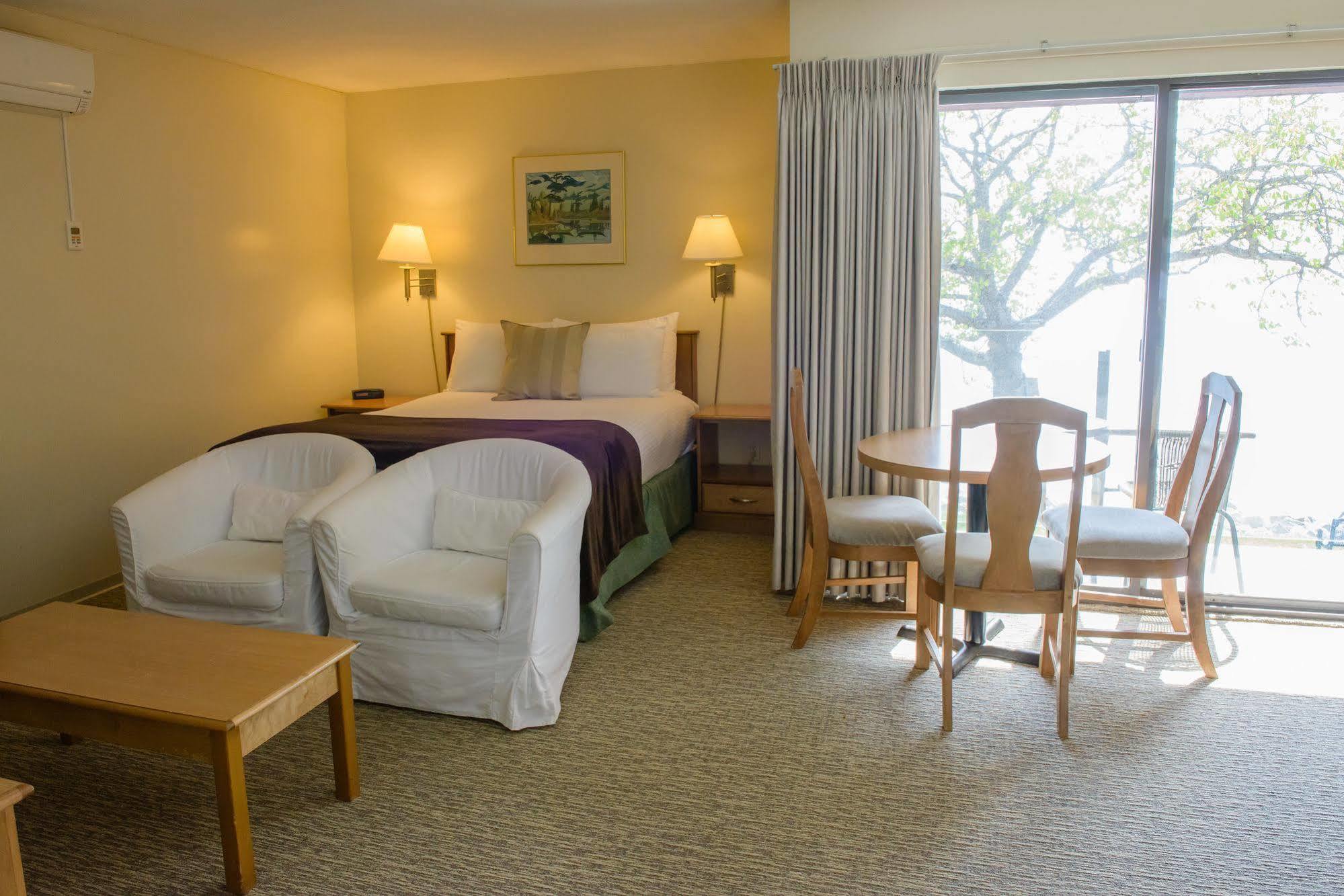 Driftwood Inn 세첼트 외부 사진