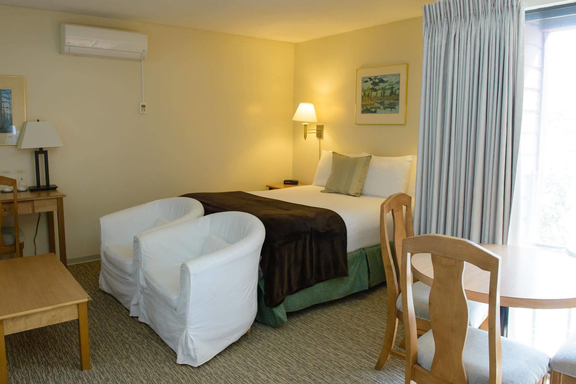 Driftwood Inn 세첼트 외부 사진
